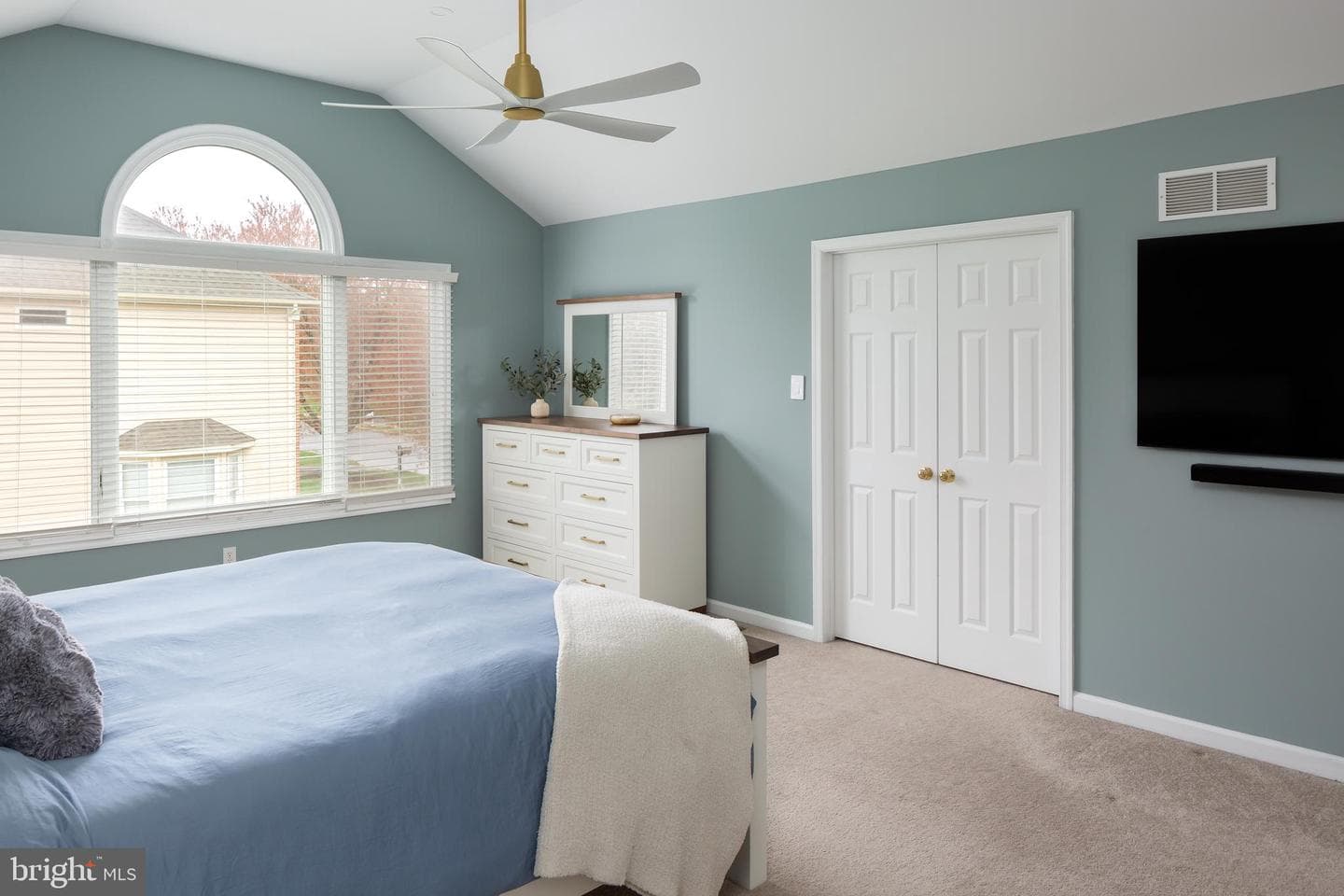 4 Alexandra Court photo 27