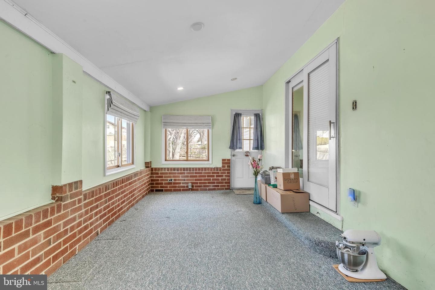 604 Warren Boulevard photo 13