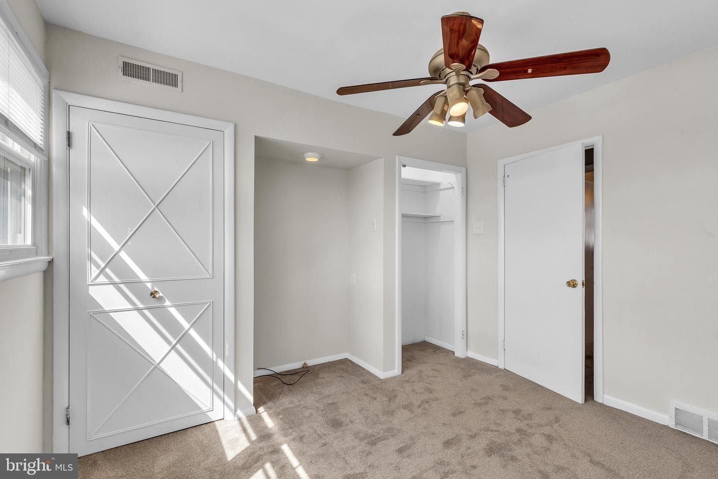 604 Warren Boulevard photo 16