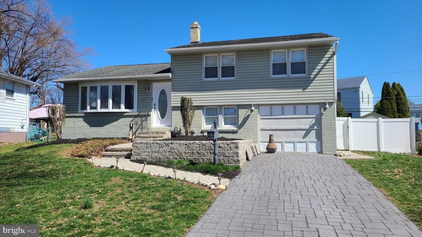 960 Dale Road photo 1