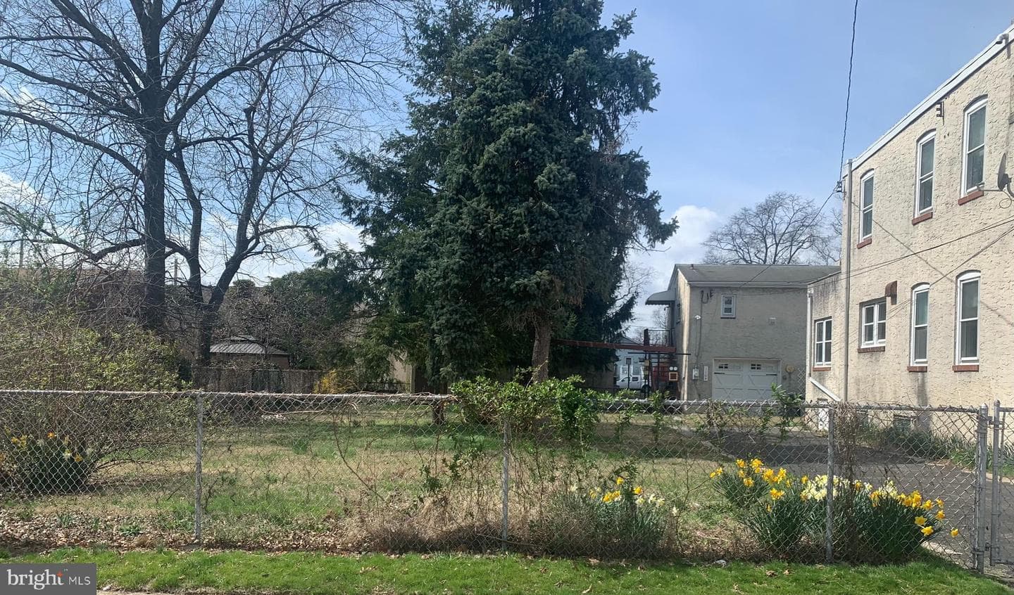110 Saude Avenue photo 2
