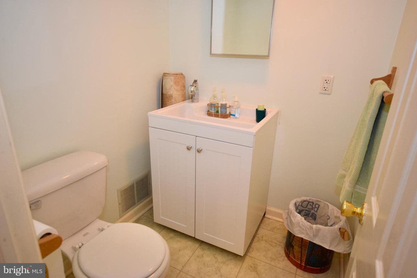 517 Ridley Avenue photo 15