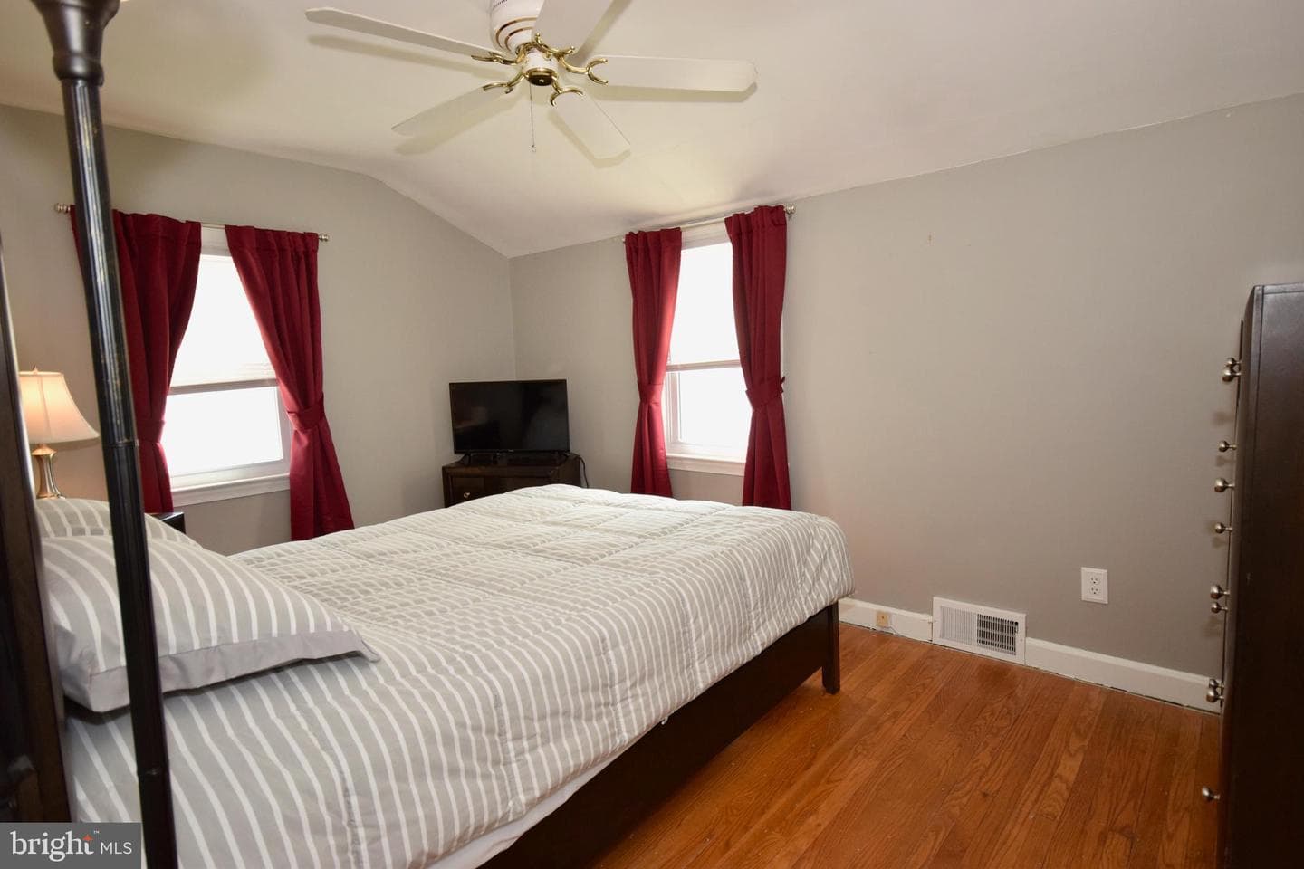 517 Ridley Avenue photo 17