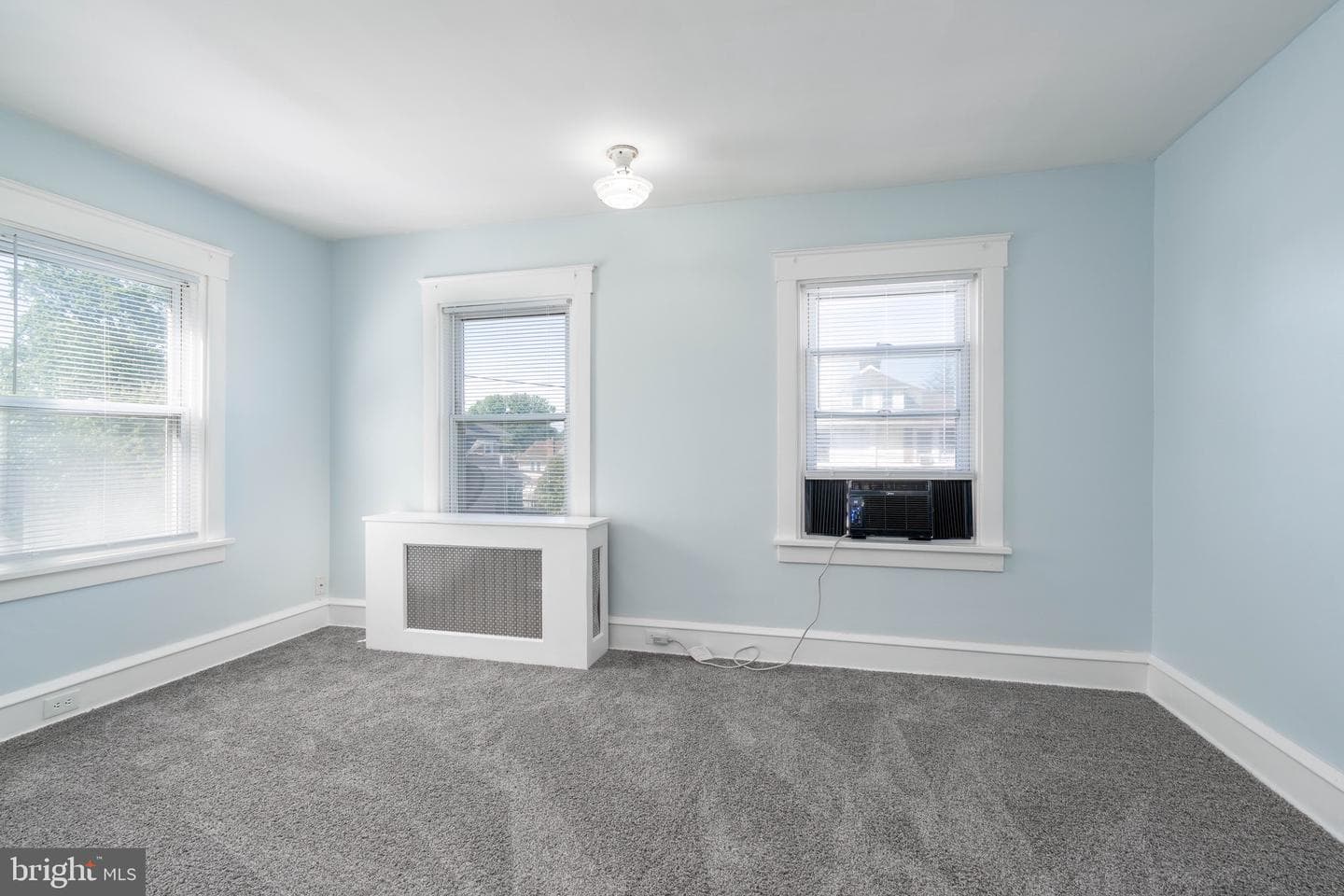 33 E Isabel Avenue photo 14