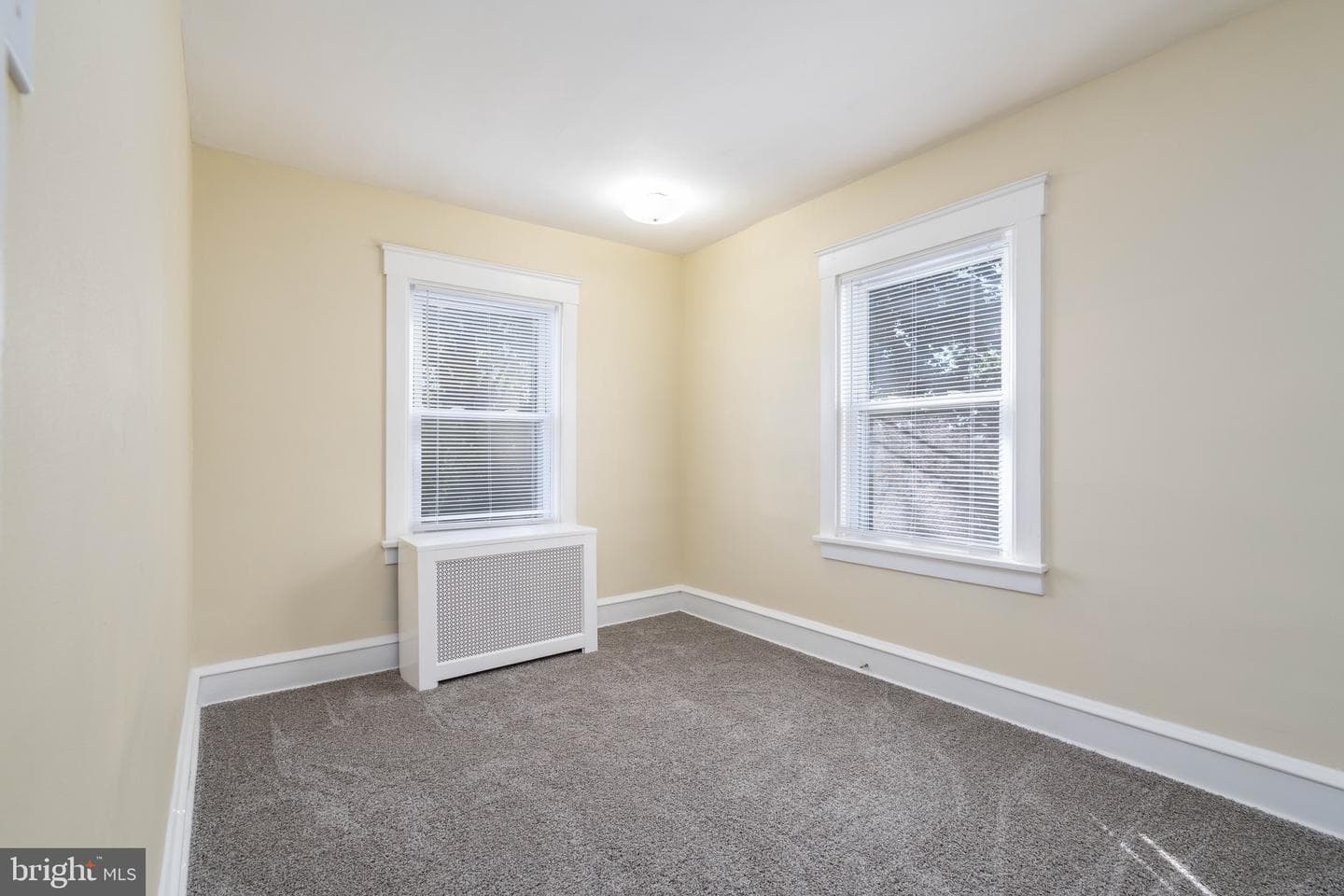 33 E Isabel Avenue photo 18