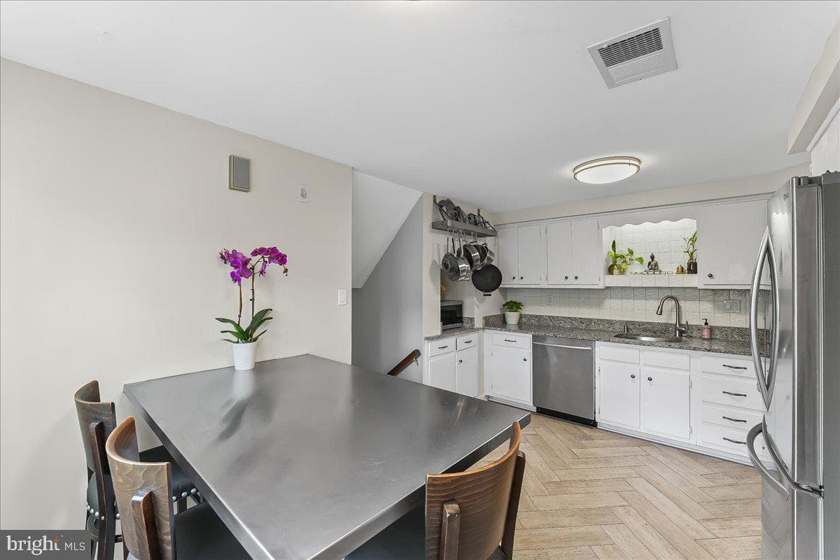 703 Blue Hill Road photo 35