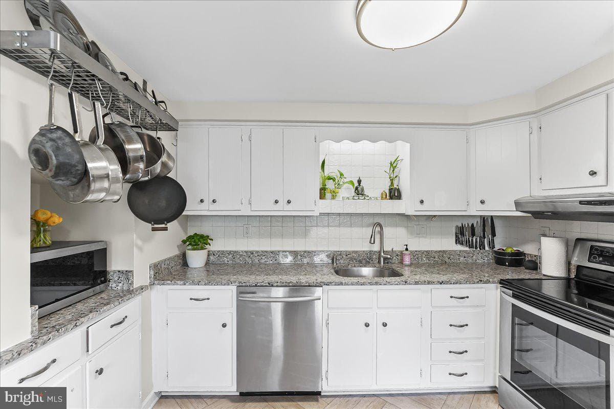 703 Blue Hill Road photo 38