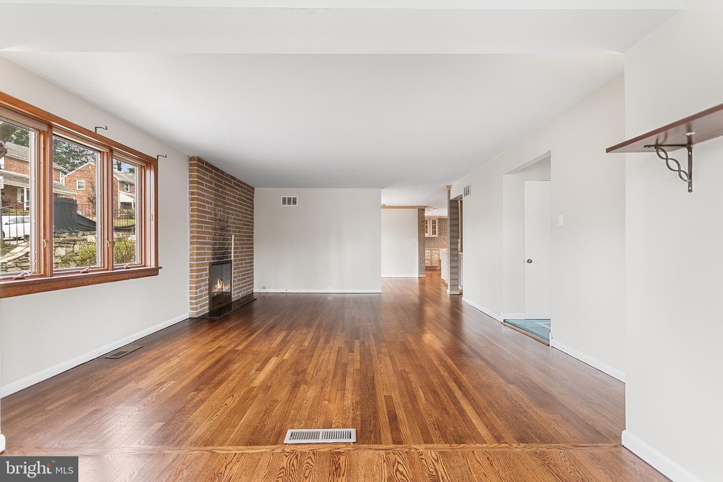 118 Powell Road photo 2
