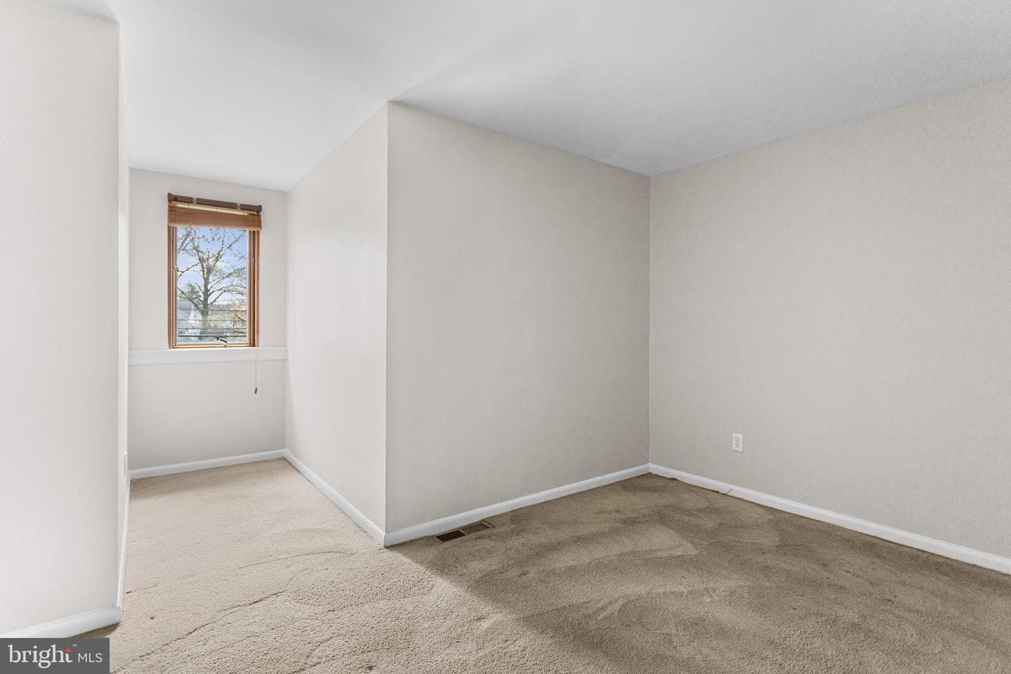 118 Powell Road photo 31