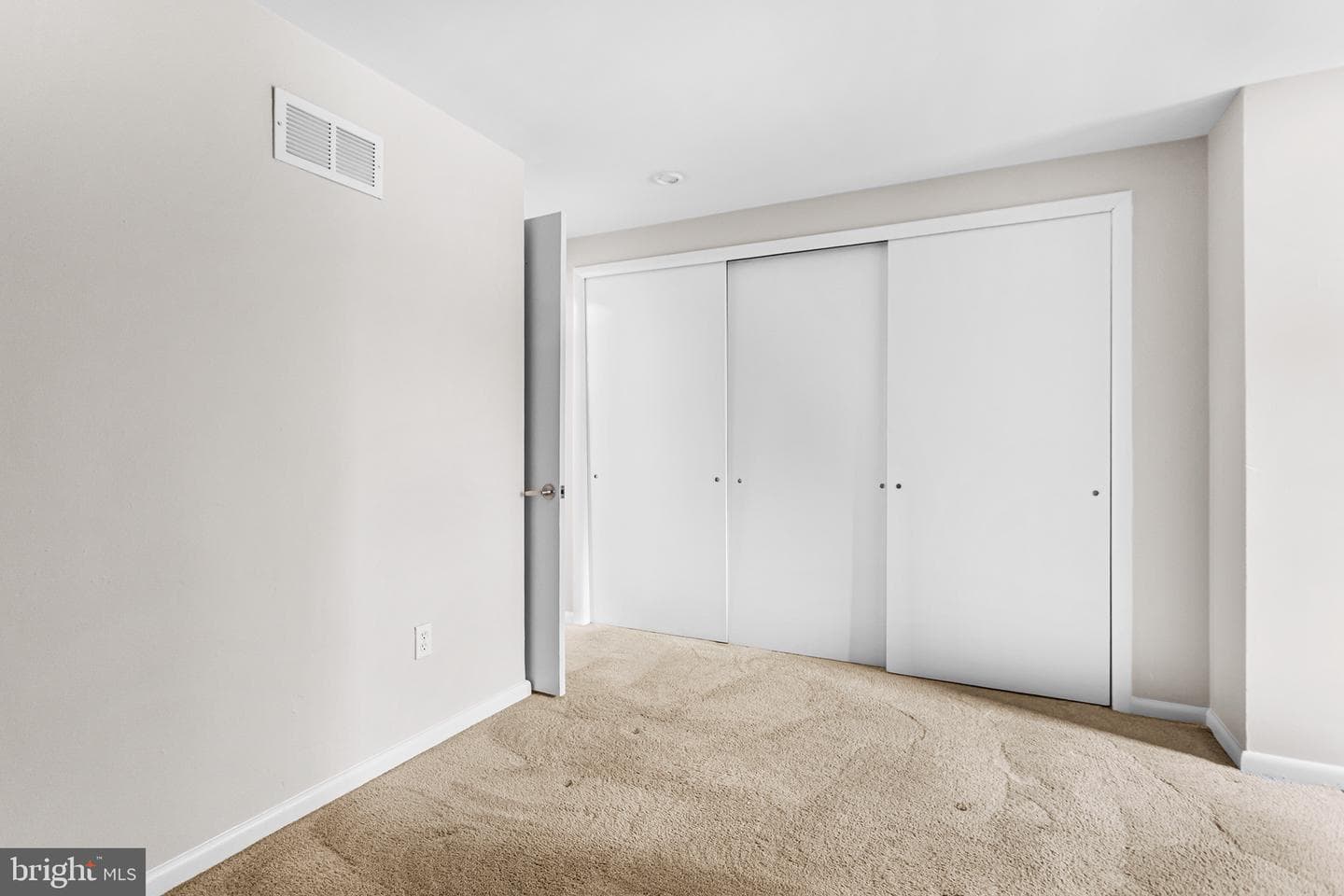 118 Powell Road photo 32