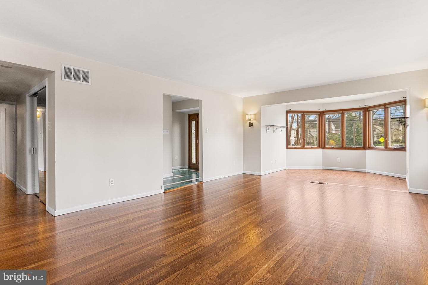 118 Powell Road photo 4