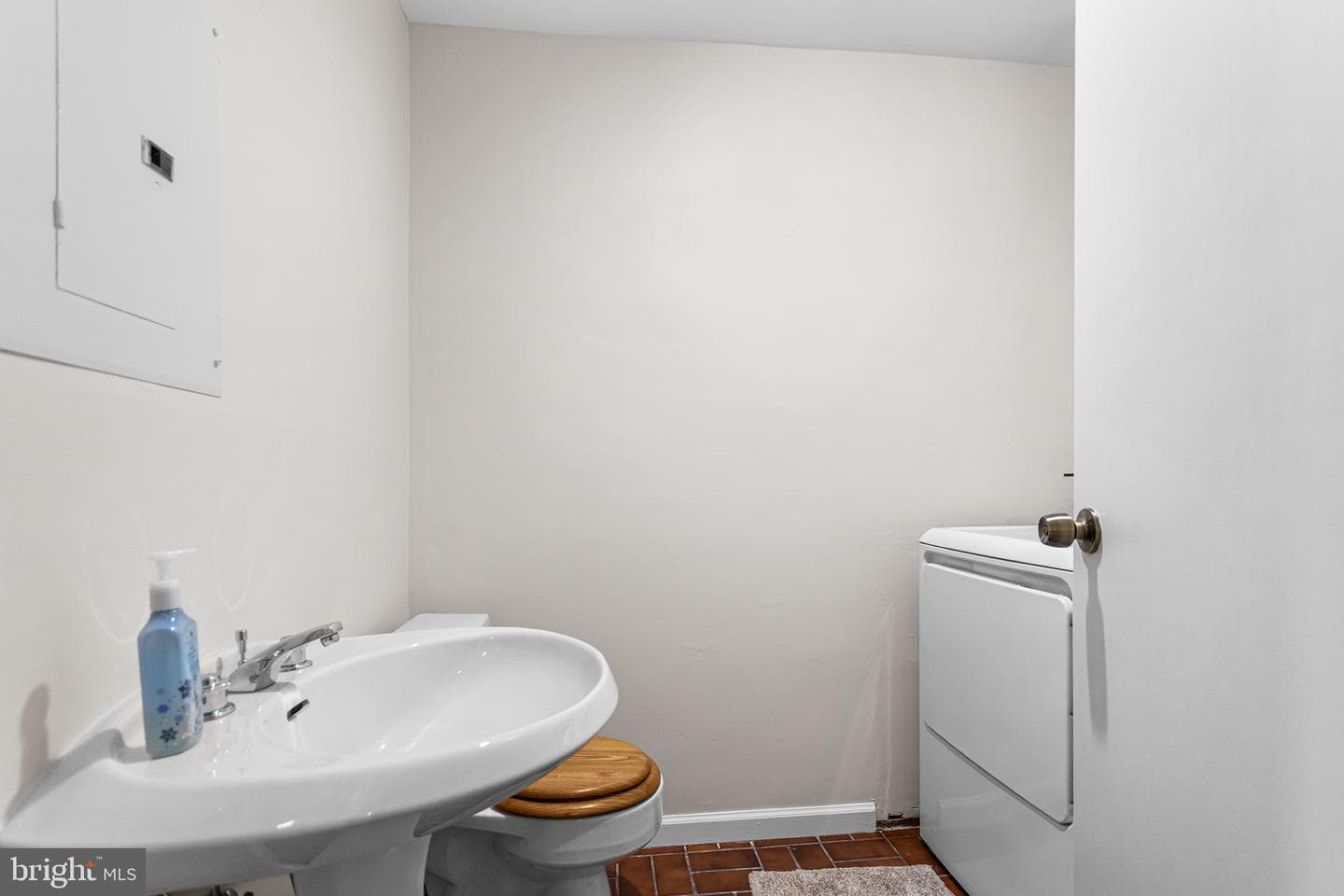 118 Powell Road photo 9