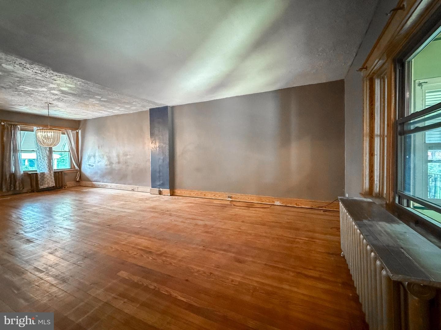 715 Engle Street photo 4