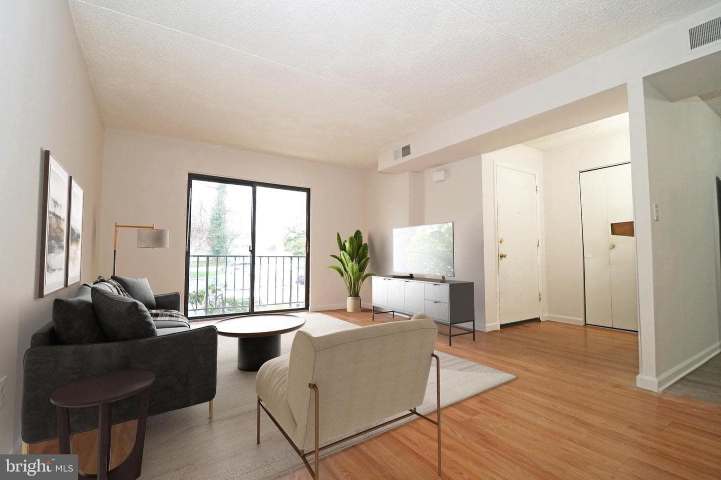 710 Putnam Boulevard photo 1