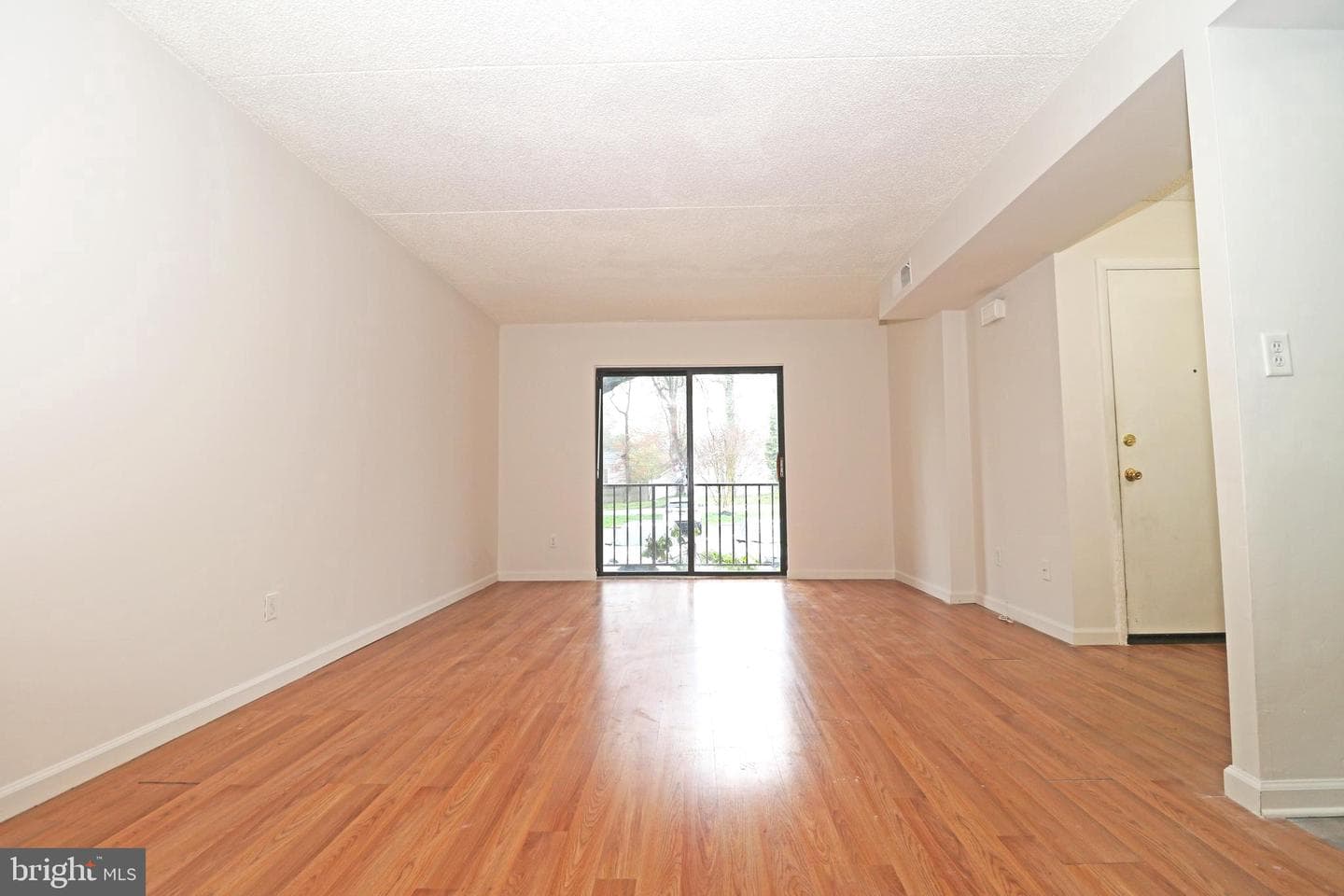 710 Putnam Boulevard photo 4