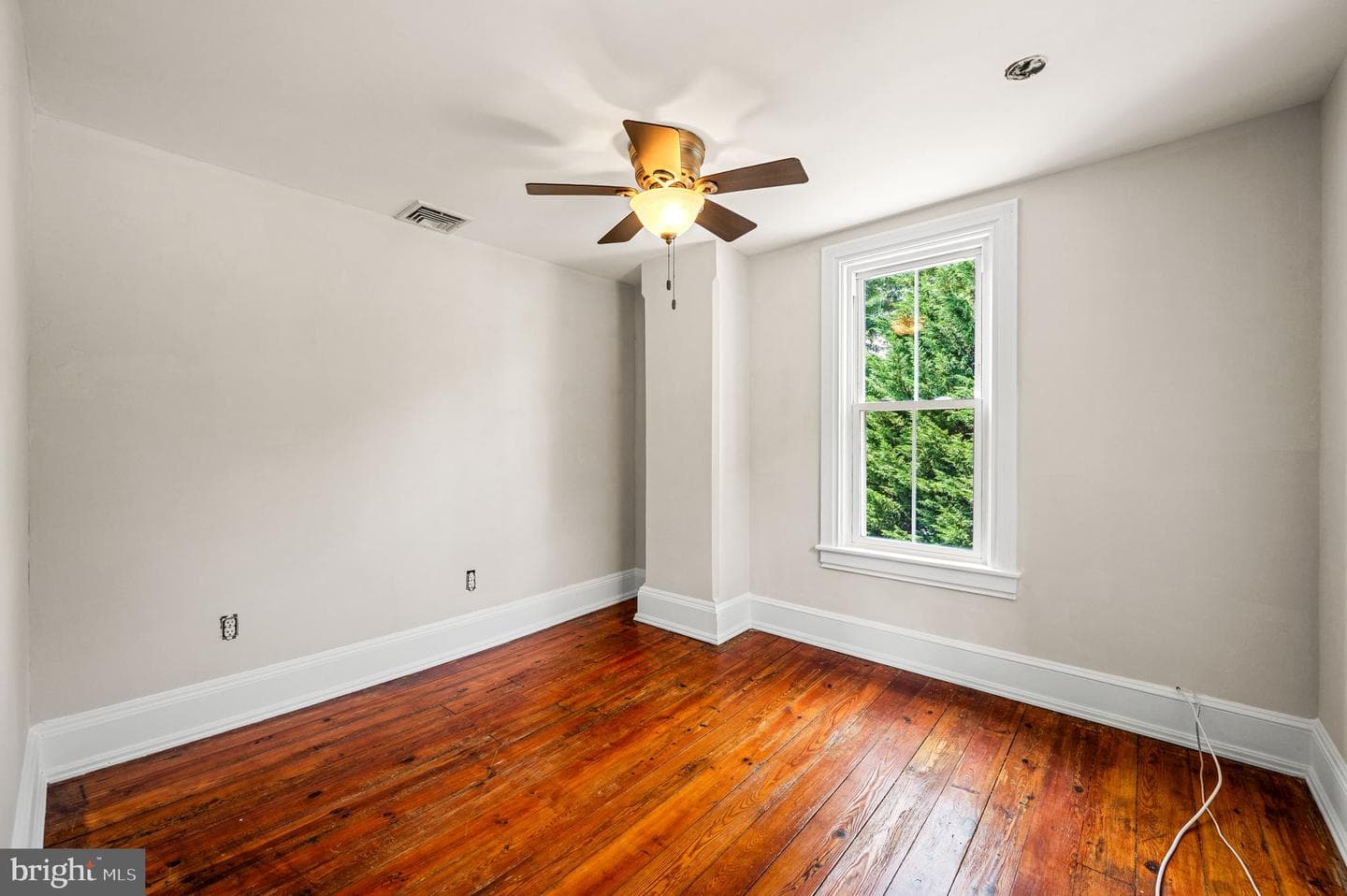 222 S Pennell Road photo 33
