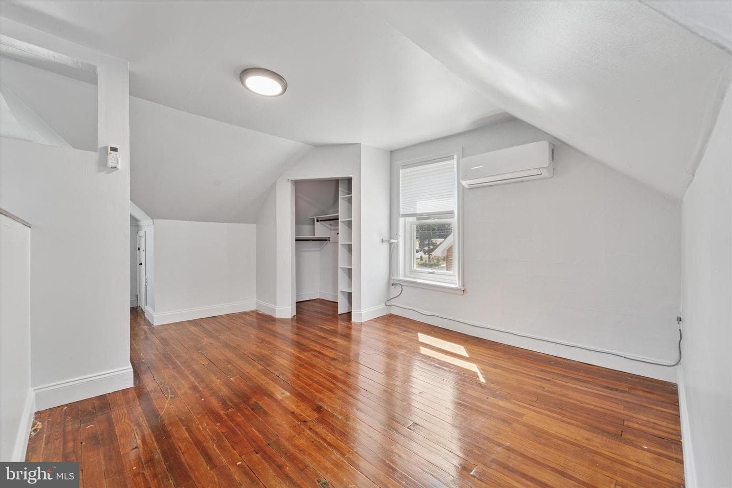 519 E Broadway Avenue photo 13