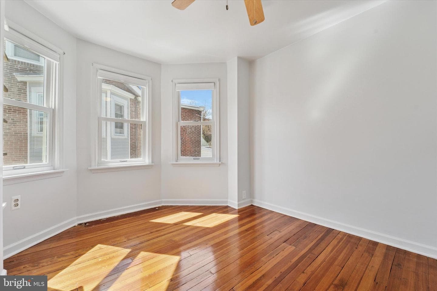 519 E Broadway Avenue photo 15