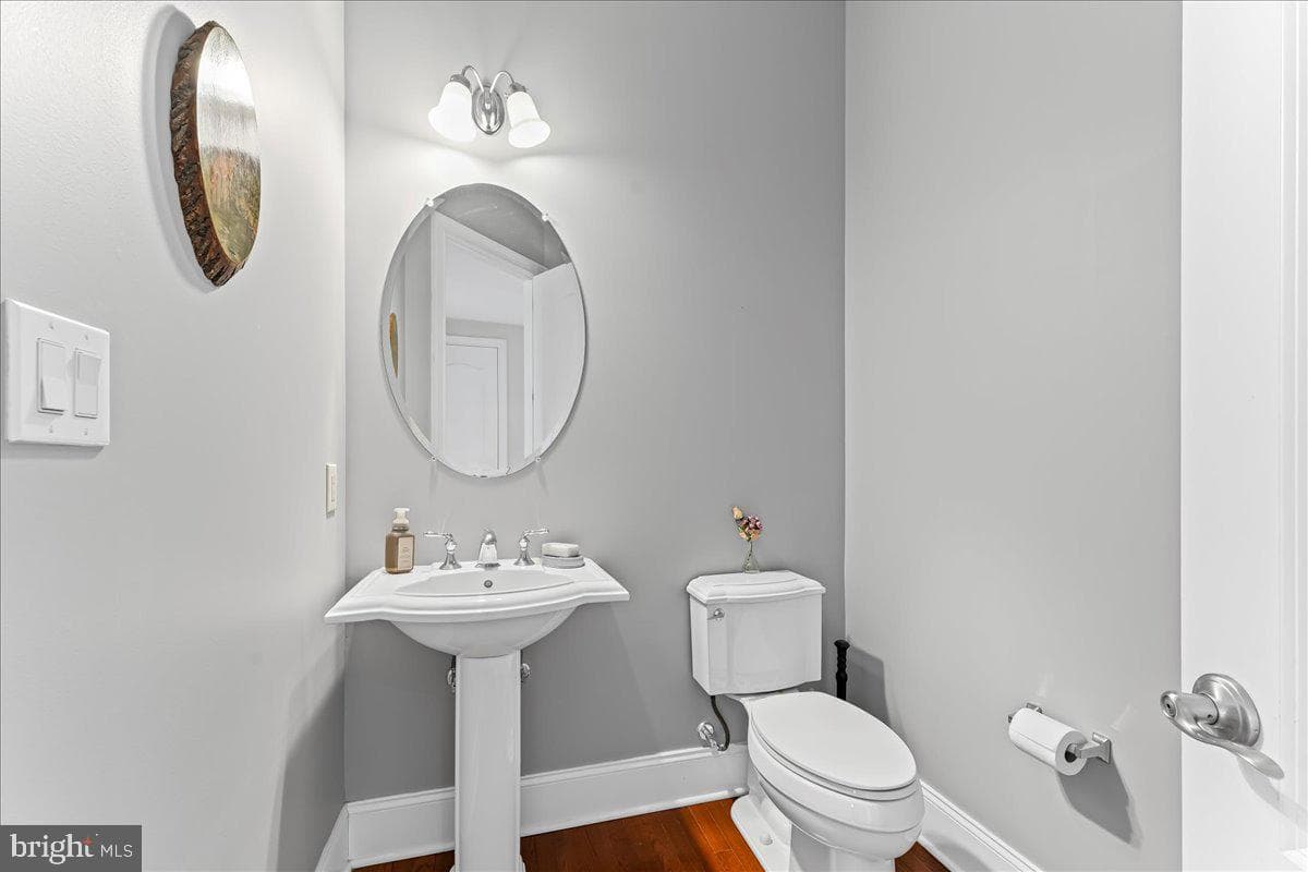 15 Evergreen Place photo 17