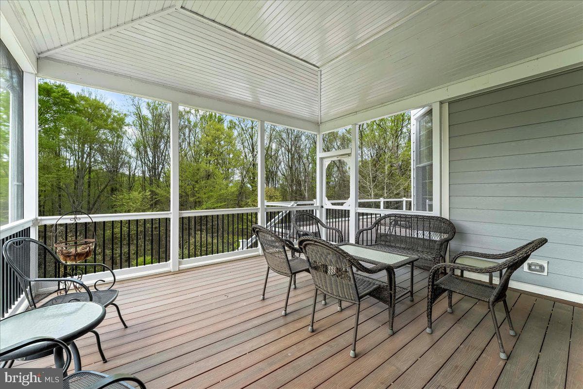15 Evergreen Place photo 33