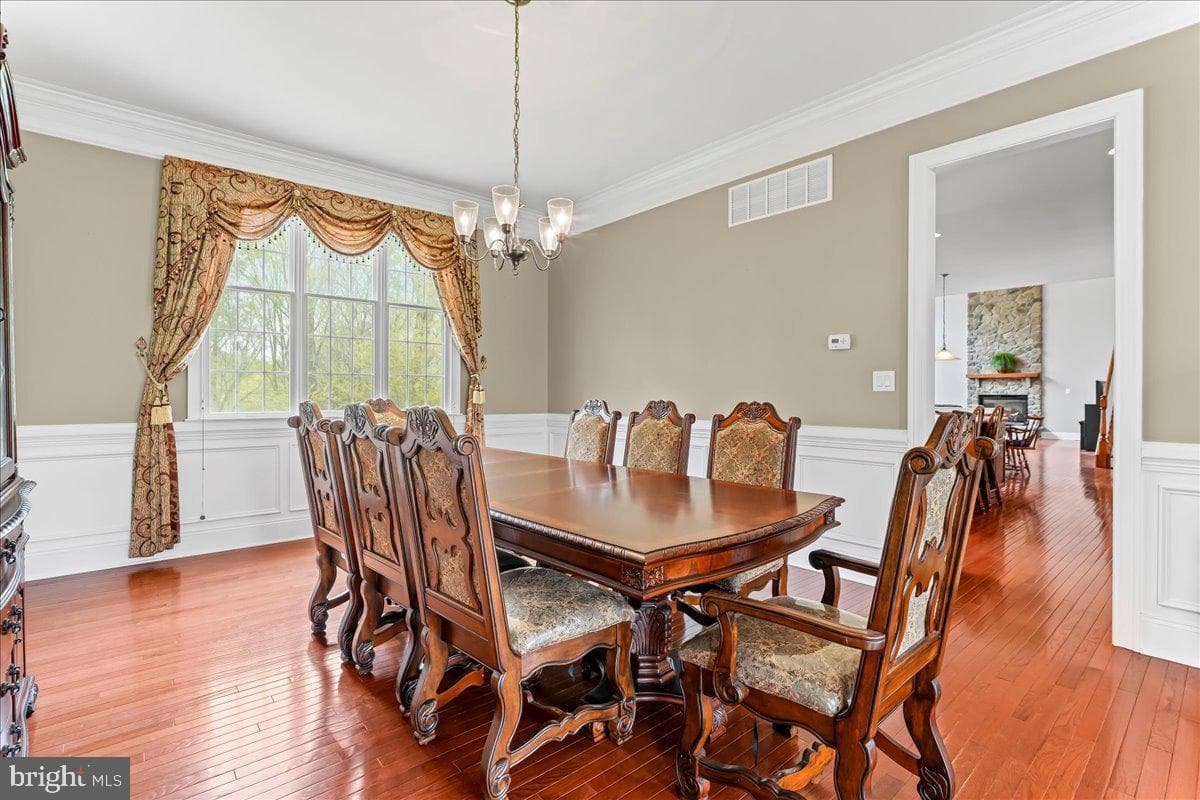 15 Evergreen Place photo 4
