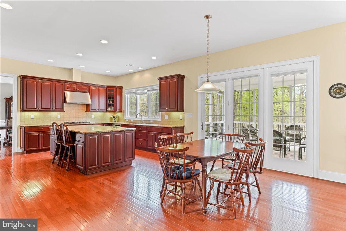 15 Evergreen Place photo 9
