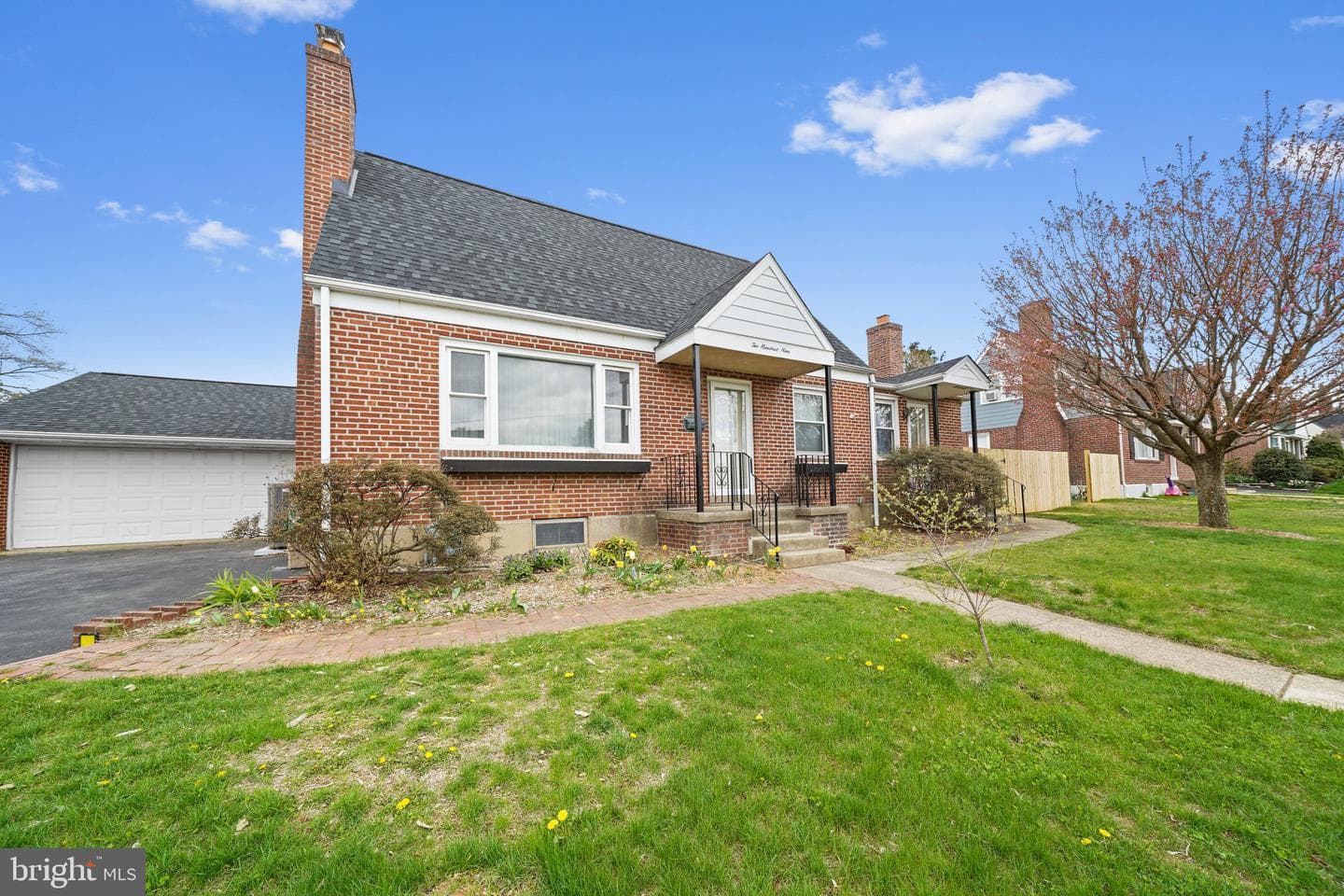209 2nd Avenue photo 1