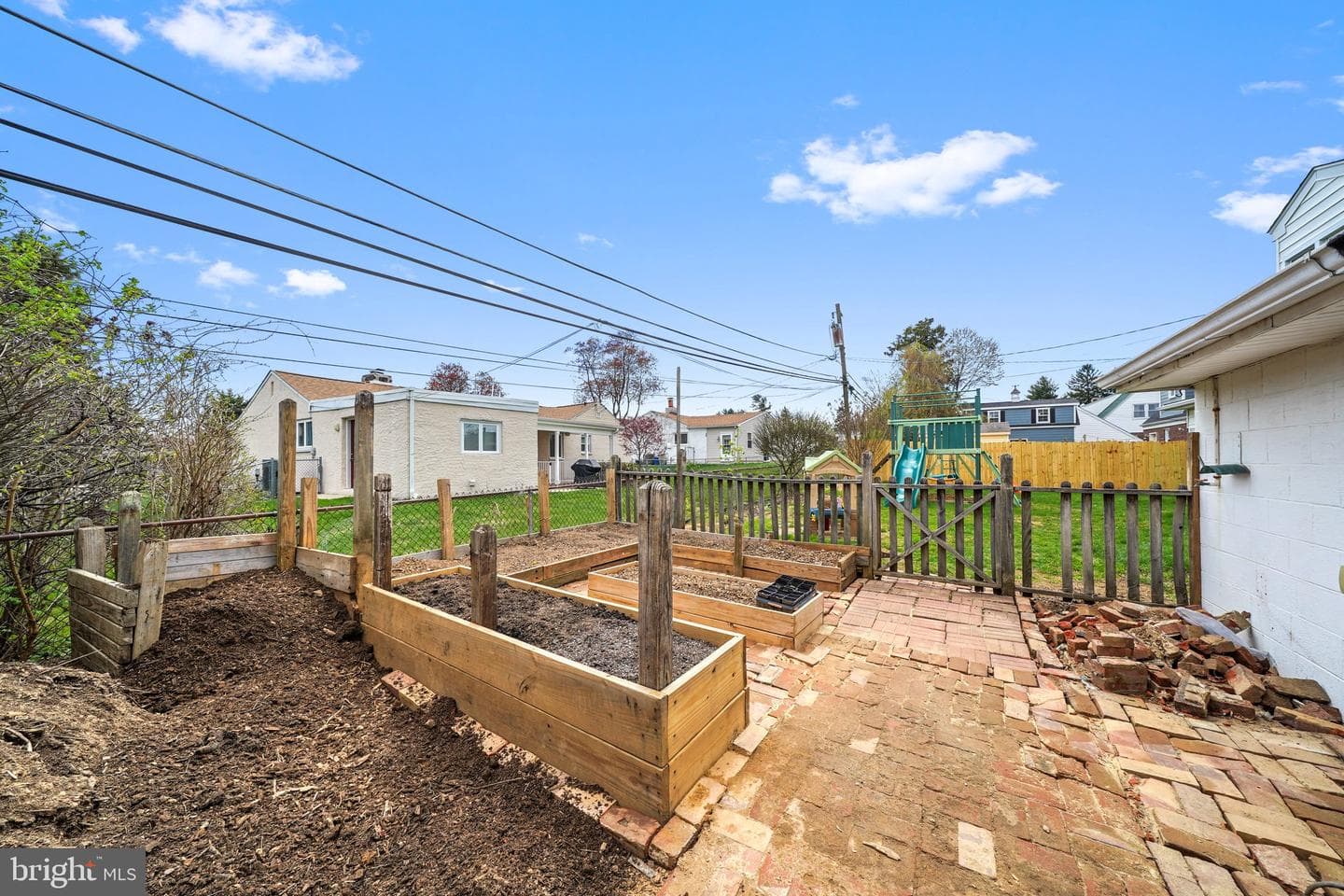 209 2nd Avenue photo 25