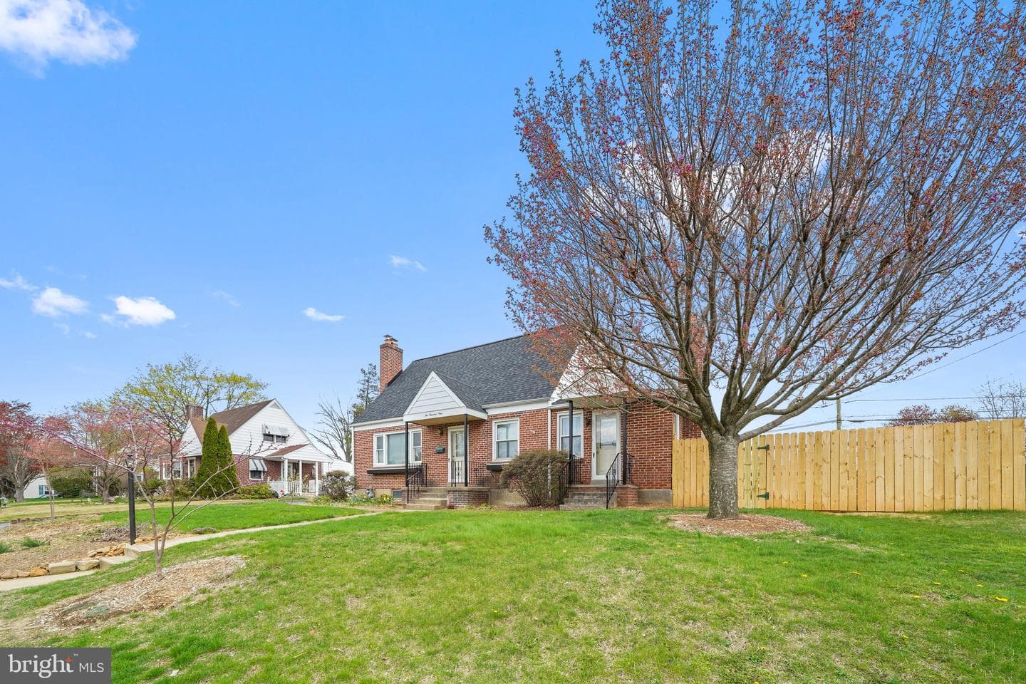 209 2nd Avenue photo 4