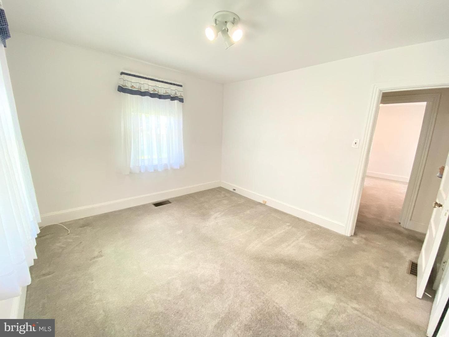 433 Kathmere Road photo 17