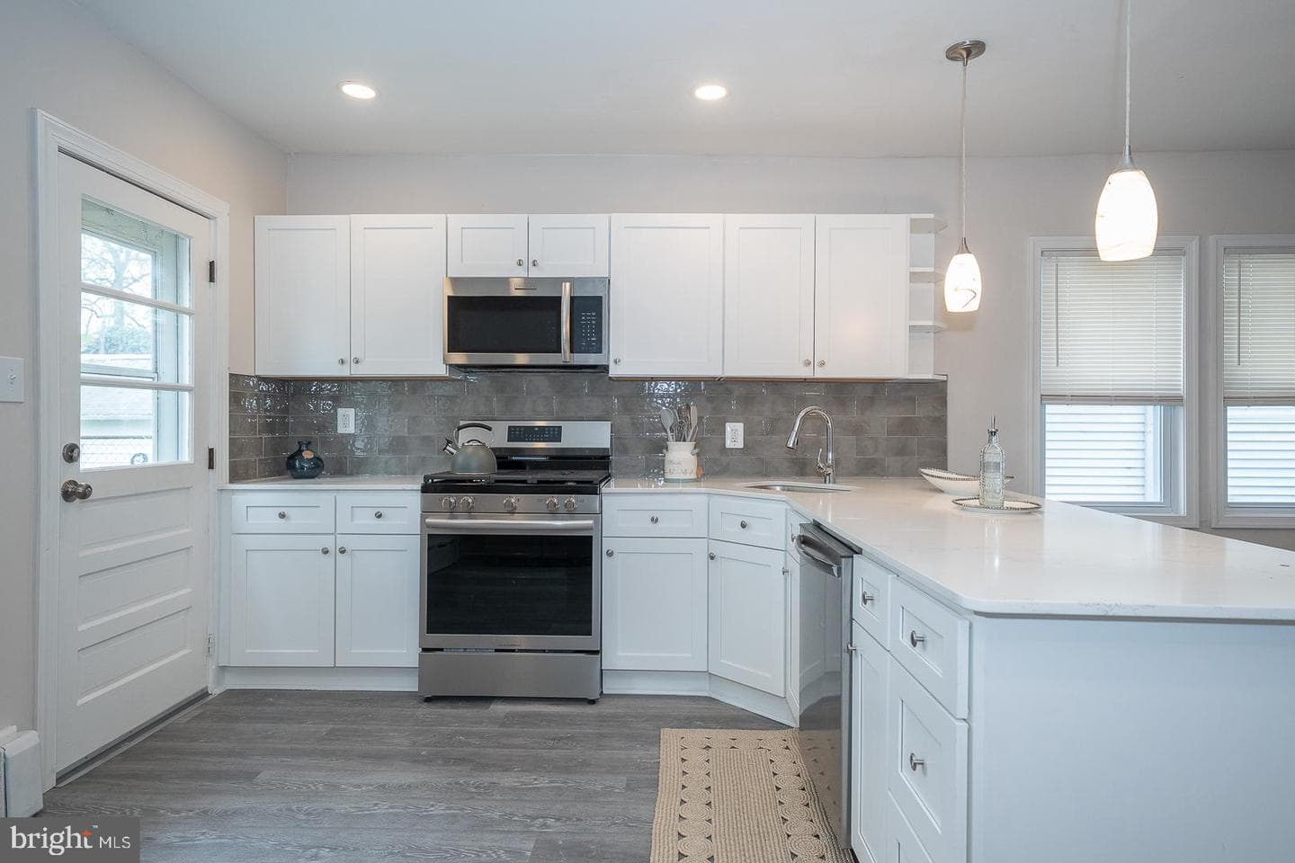 404 Brebant Avenue photo 11