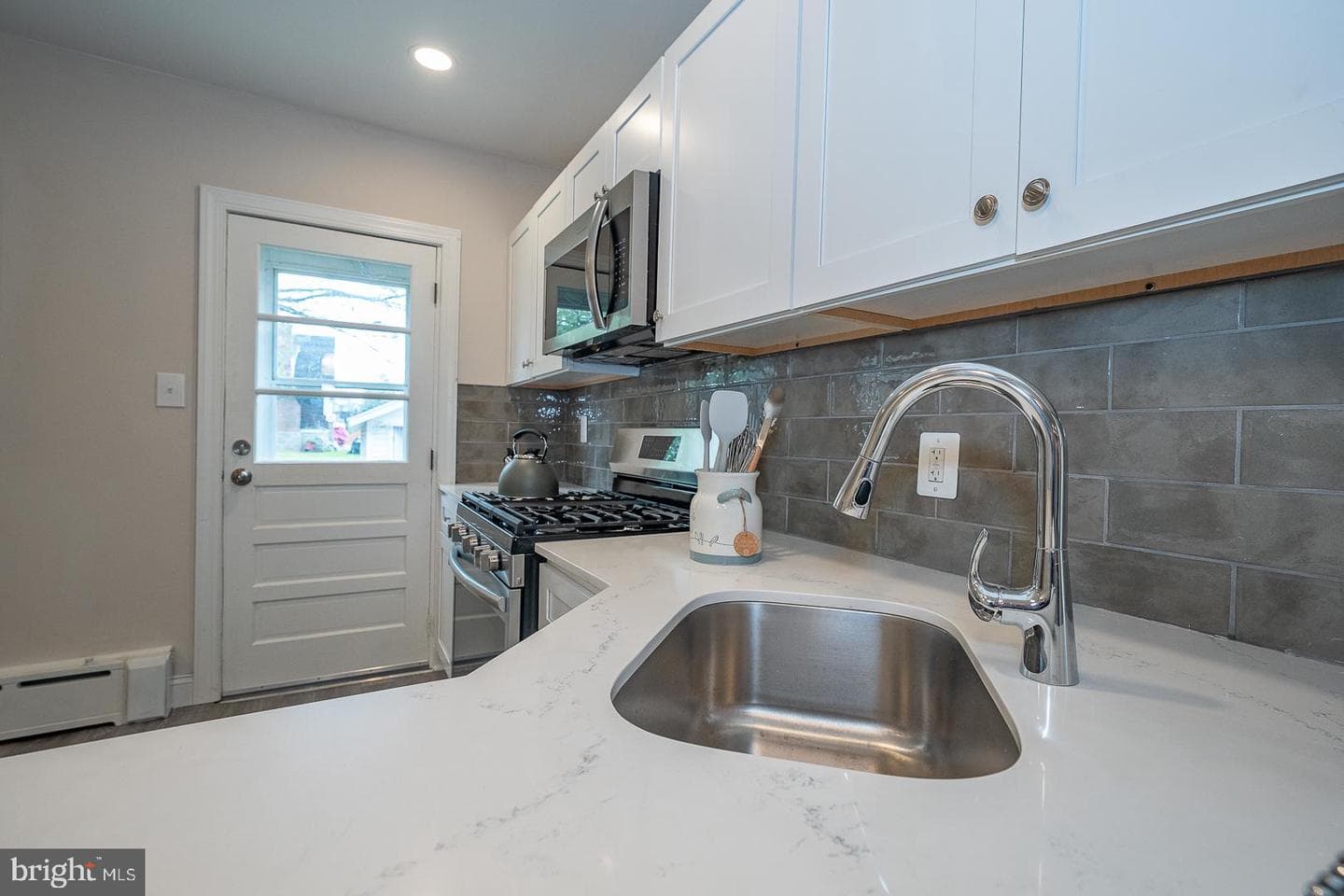 404 Brebant Avenue photo 14