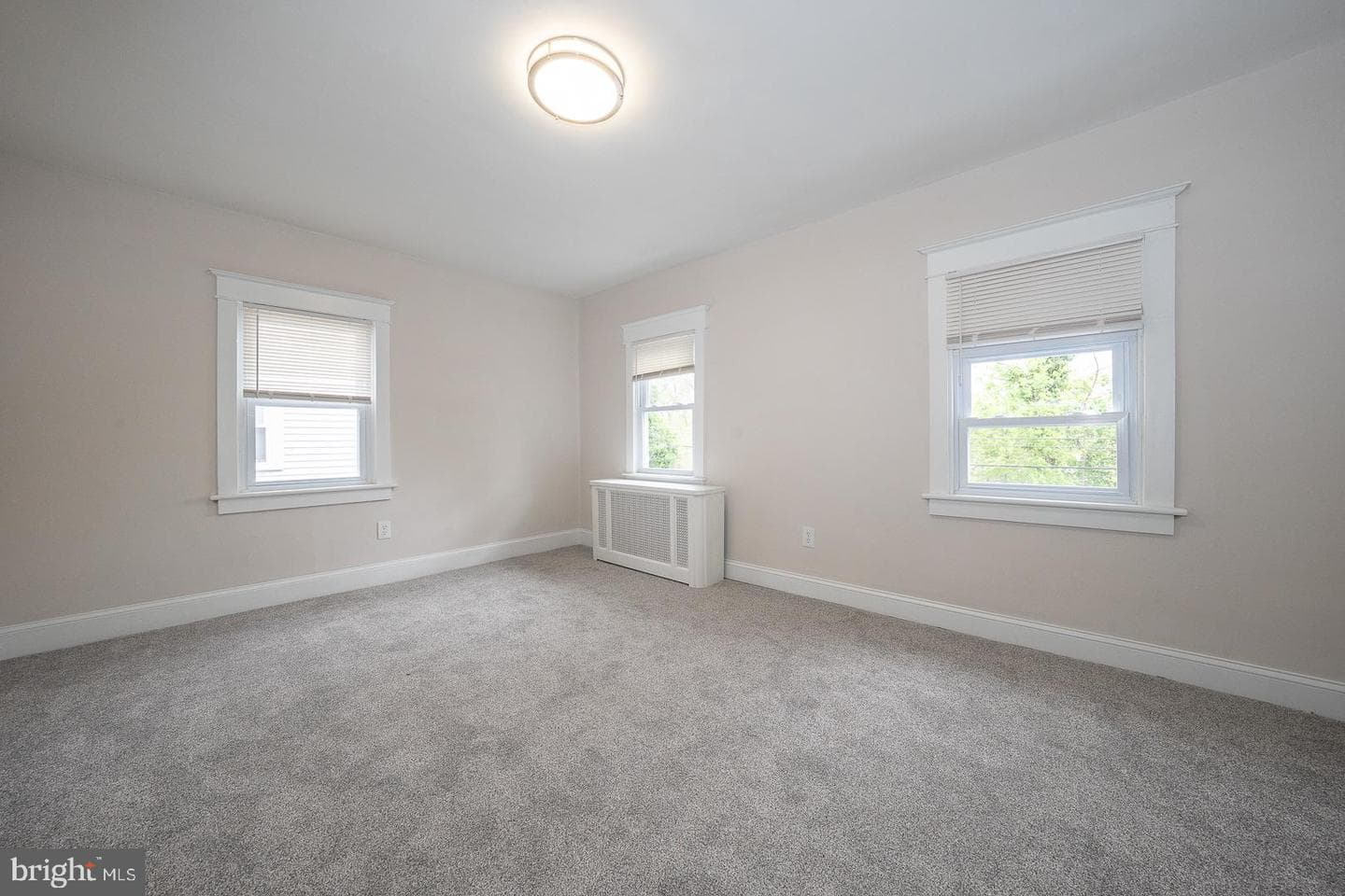 404 Brebant Avenue photo 27