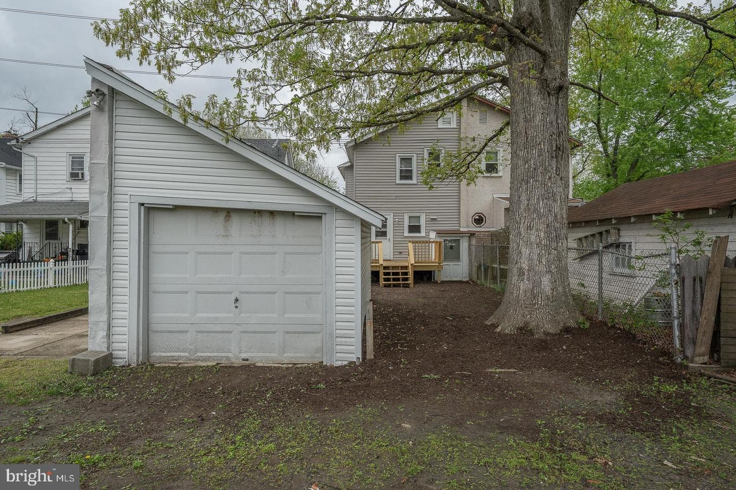 404 Brebant Avenue photo 37