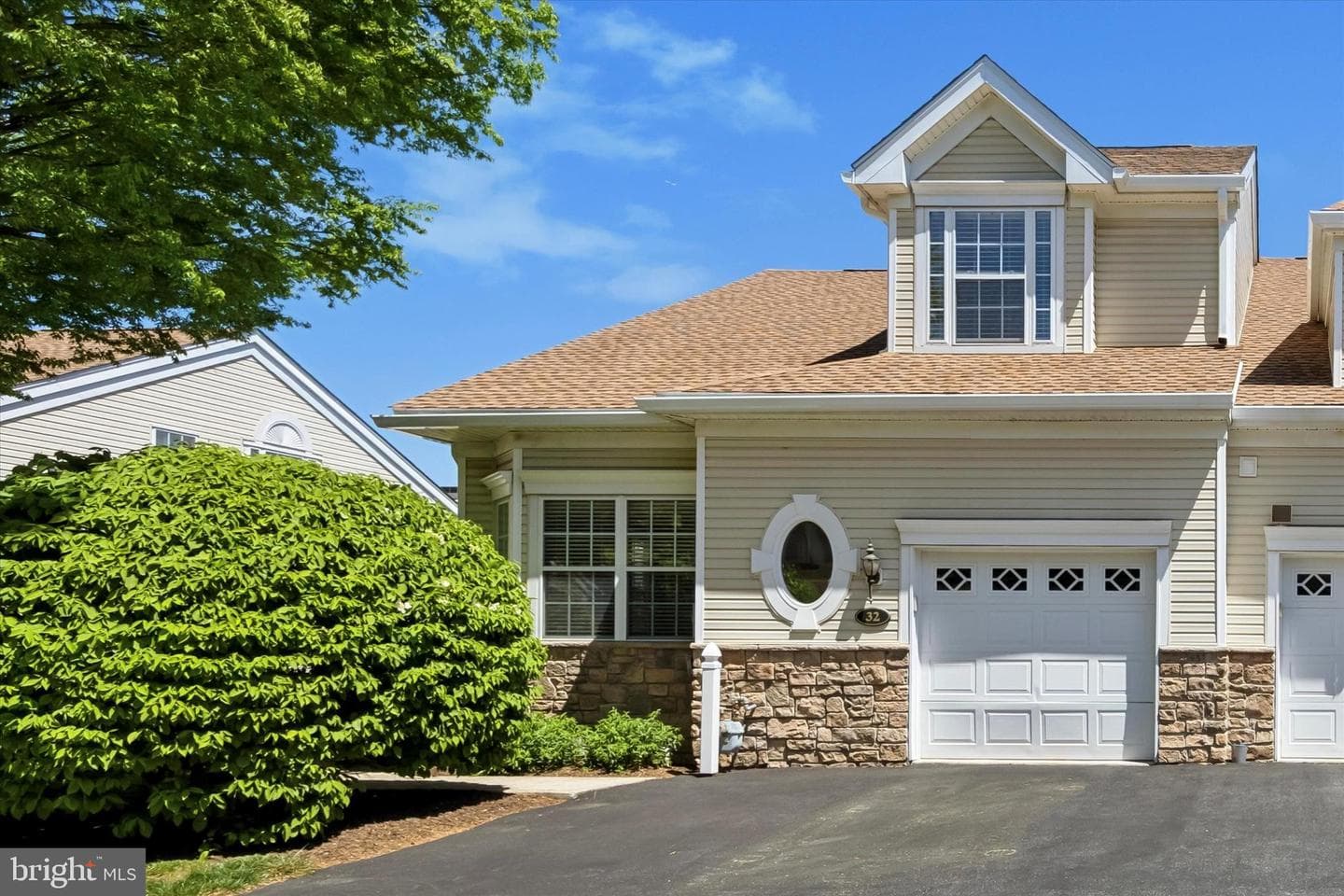32 Dresner Circle photo 1