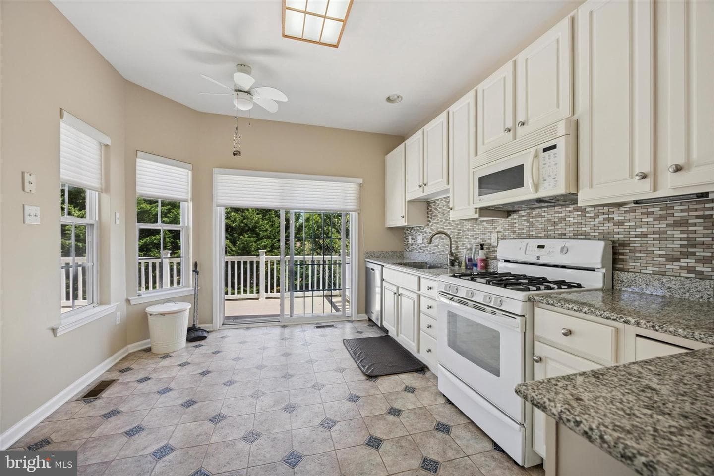 32 Dresner Circle photo 4