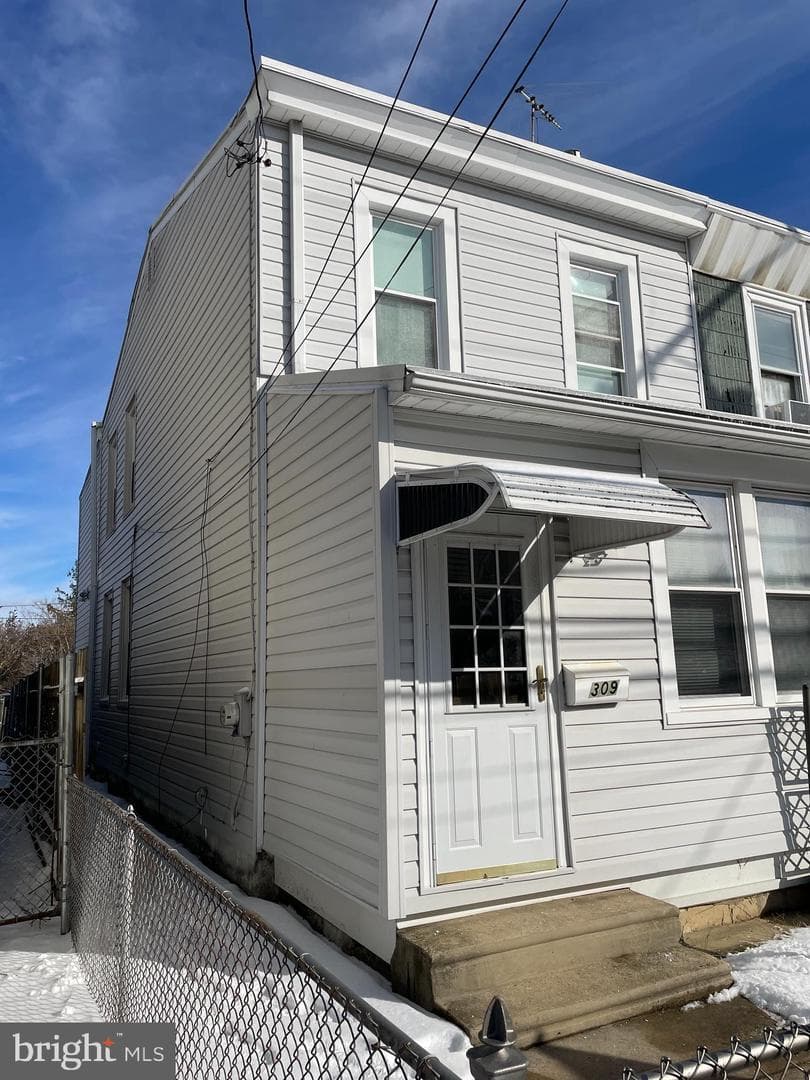 309 Edmonds Avenue photo 1