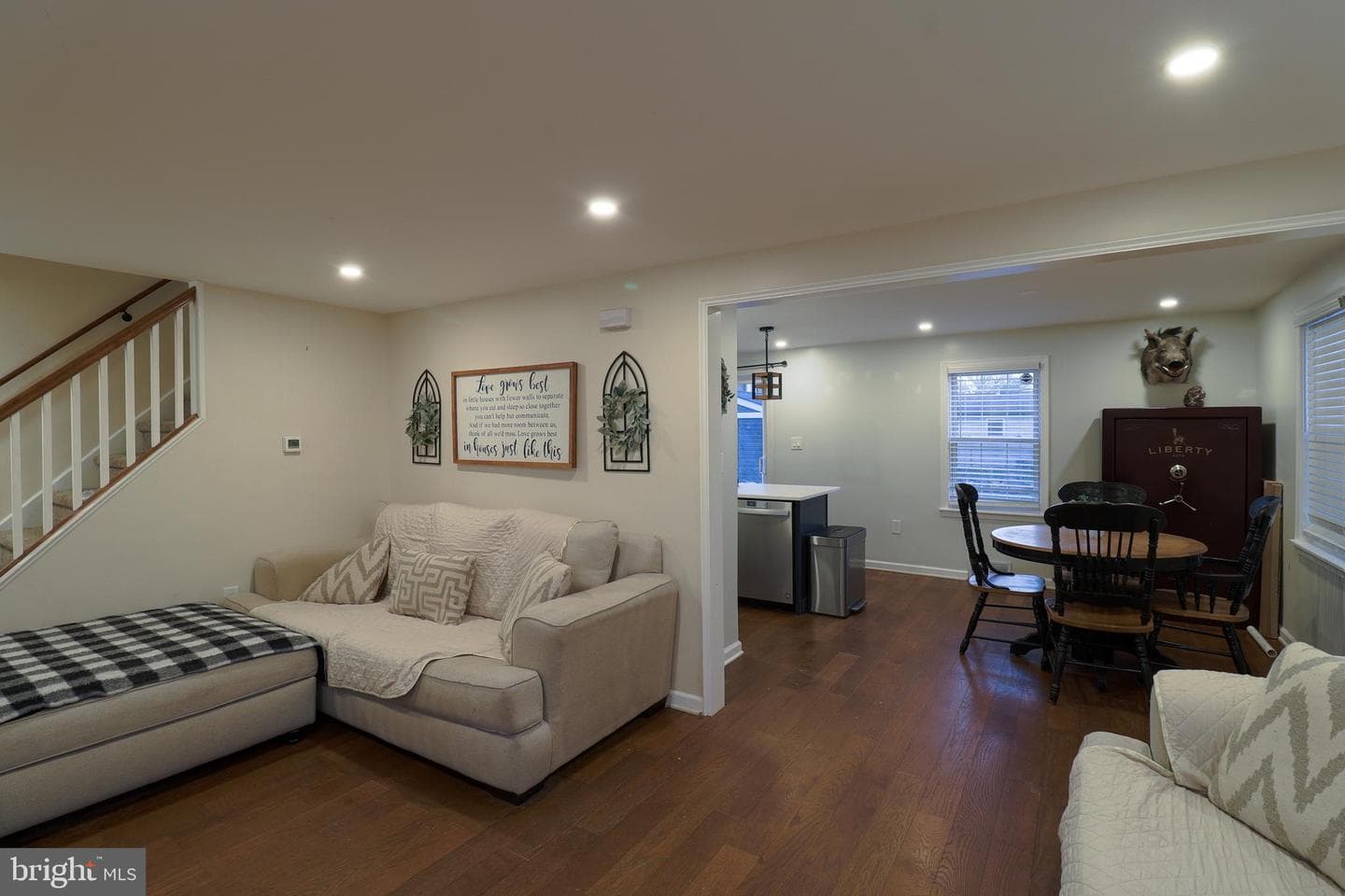 324 Burk Avenue photo 10