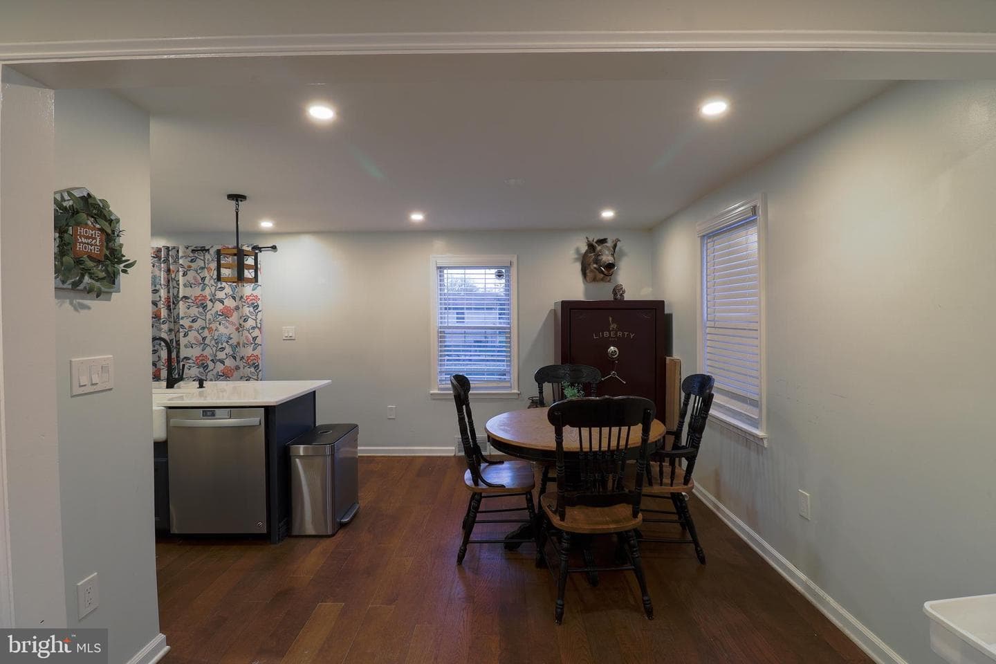 324 Burk Avenue photo 12