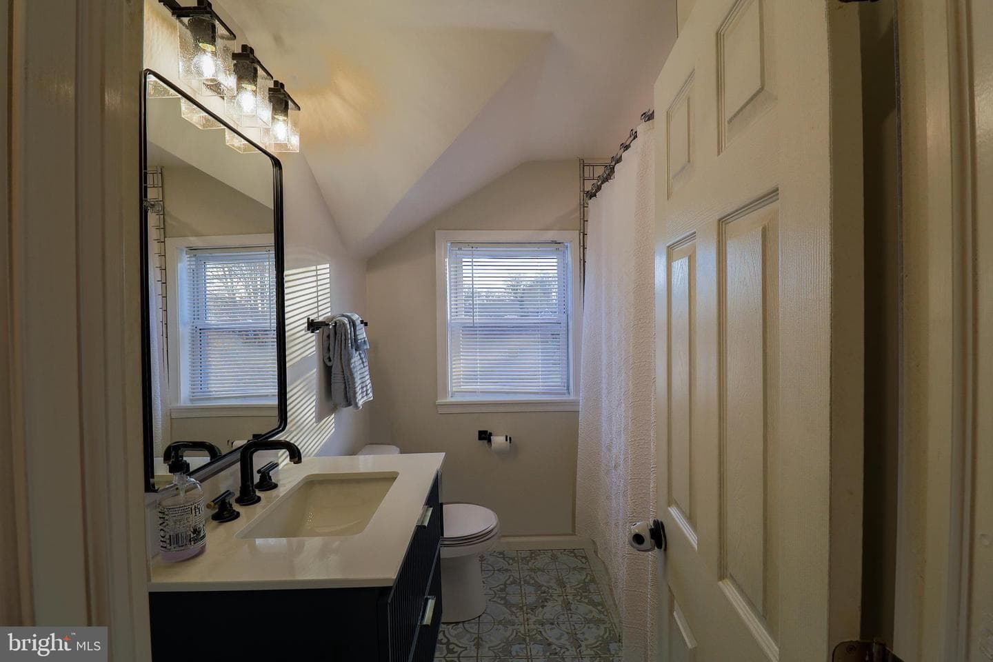 324 Burk Avenue photo 13