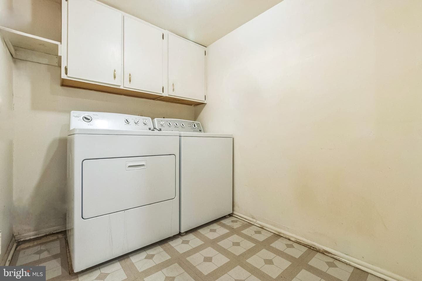 187 E Chelsea Circle photo 18