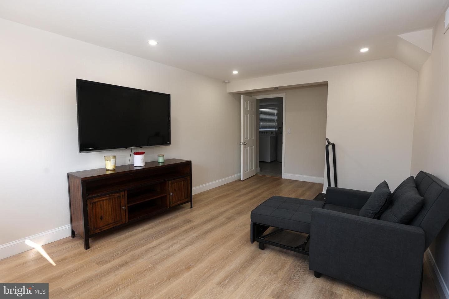 433 Melvin Drive photo 13