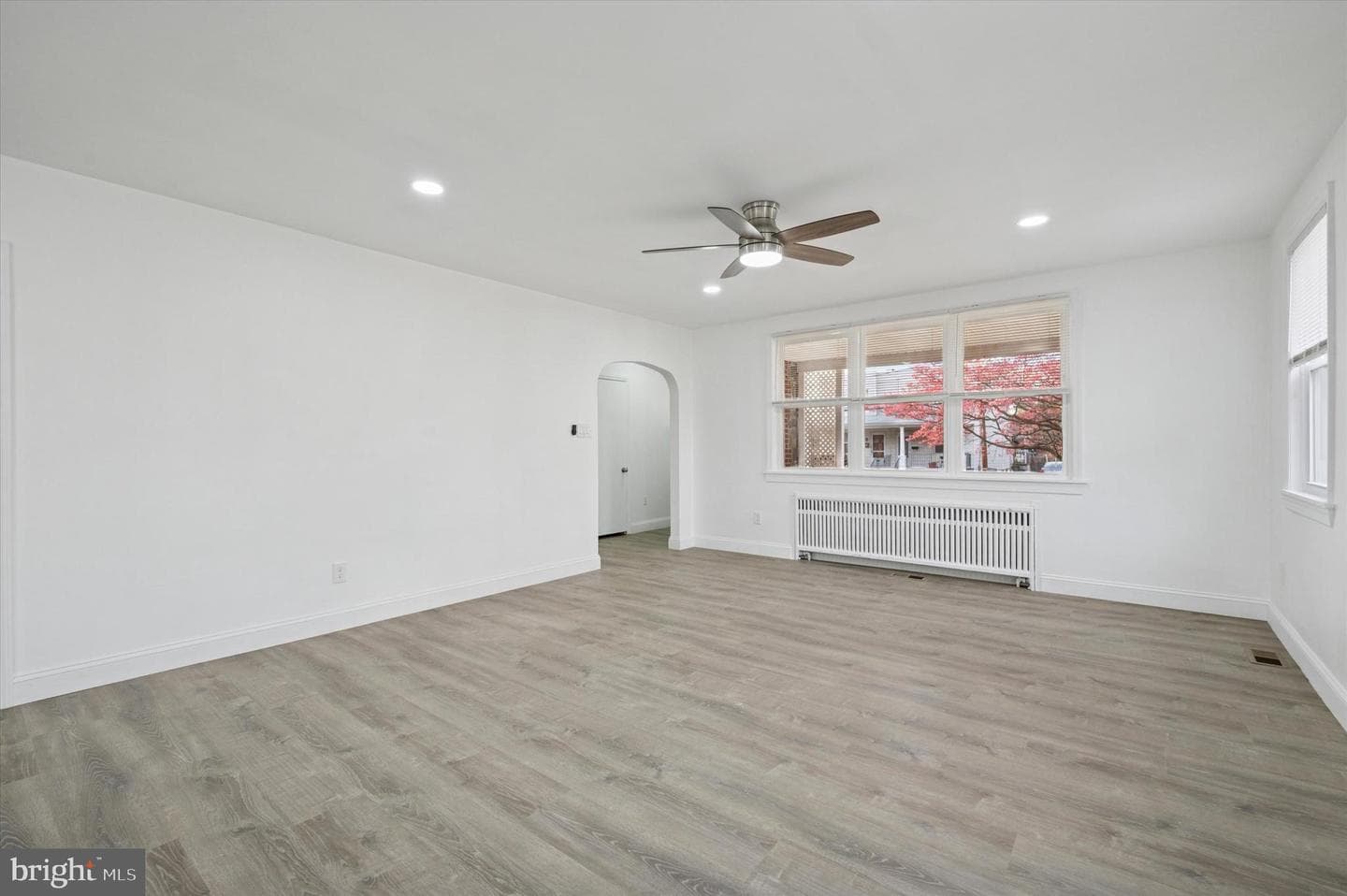 327 Seneca Street photo 10