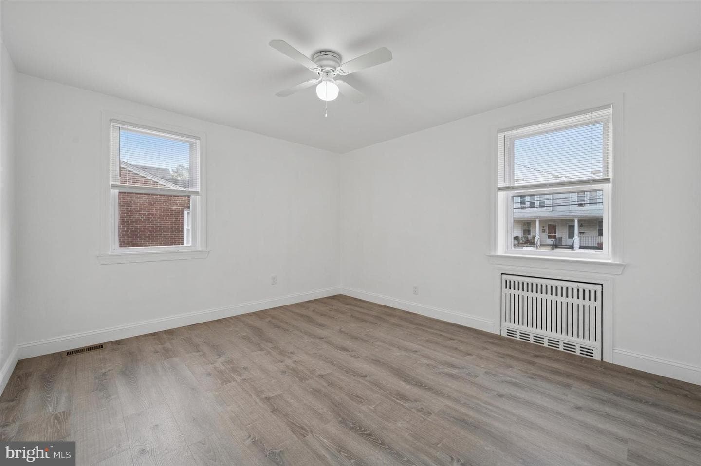 327 Seneca Street photo 14