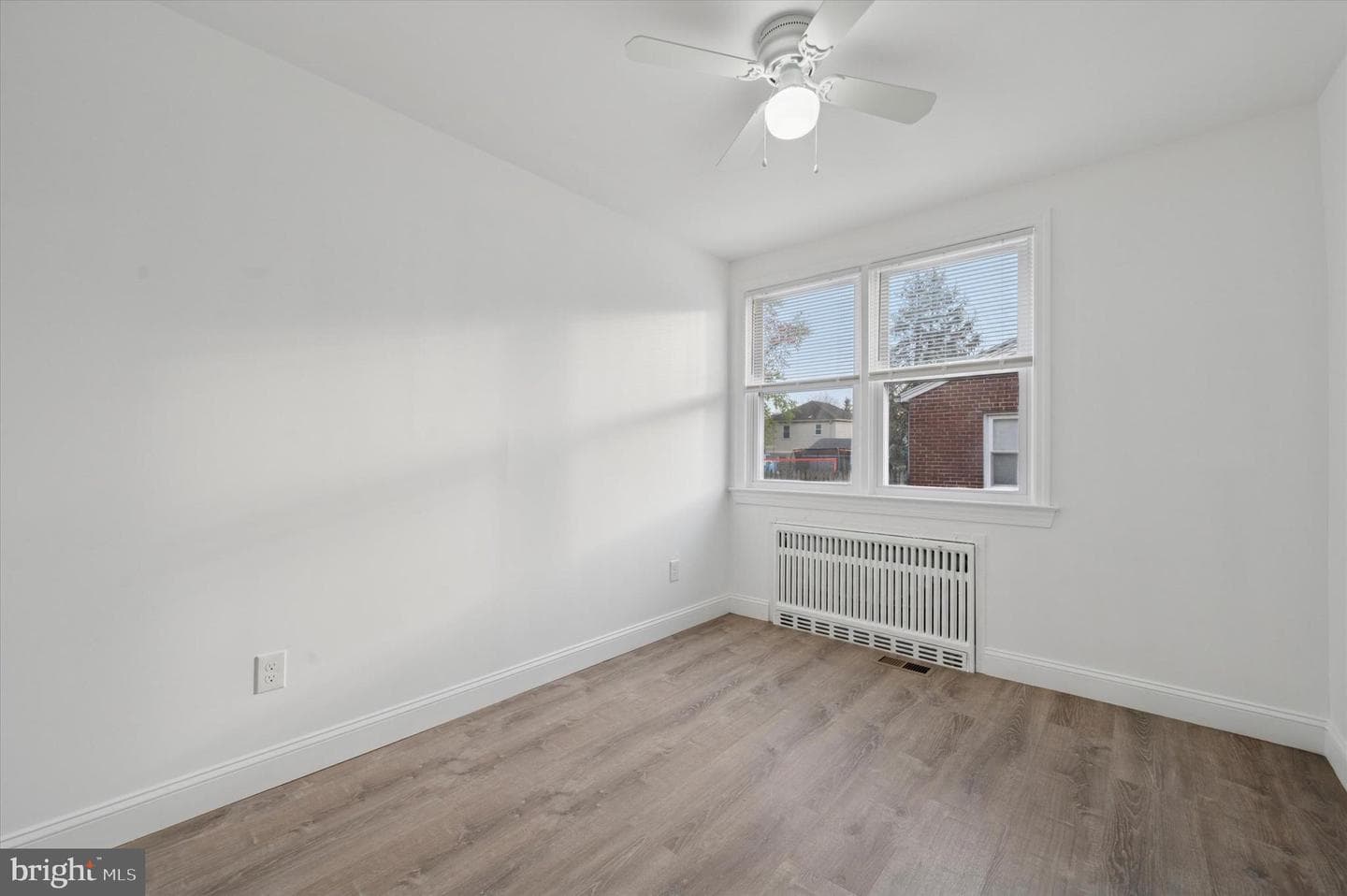 327 Seneca Street photo 16