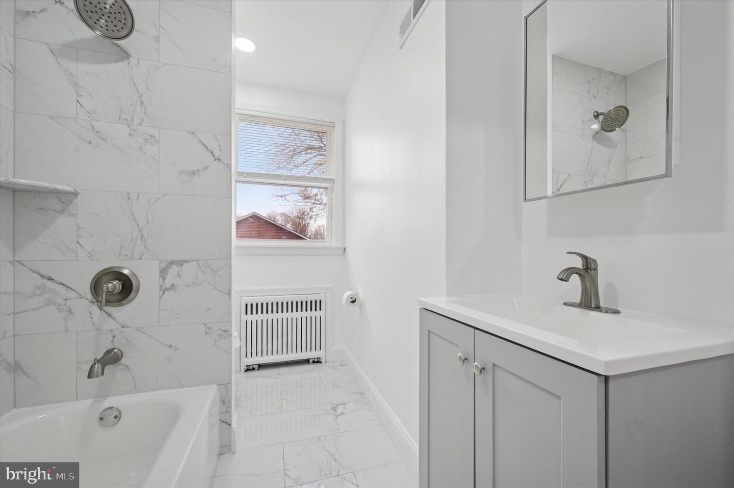327 Seneca Street photo 17
