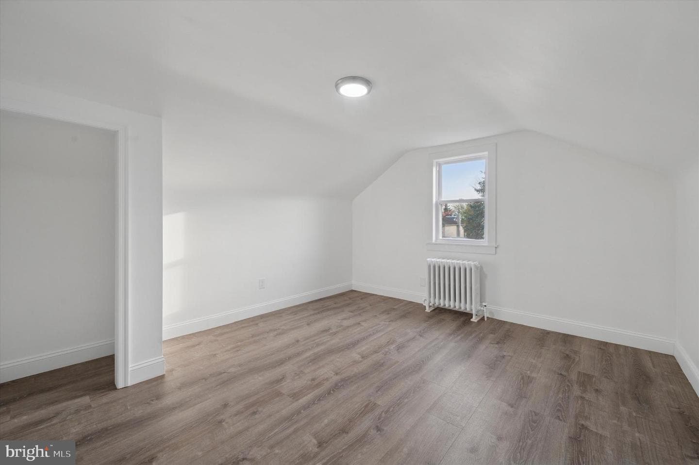327 Seneca Street photo 18