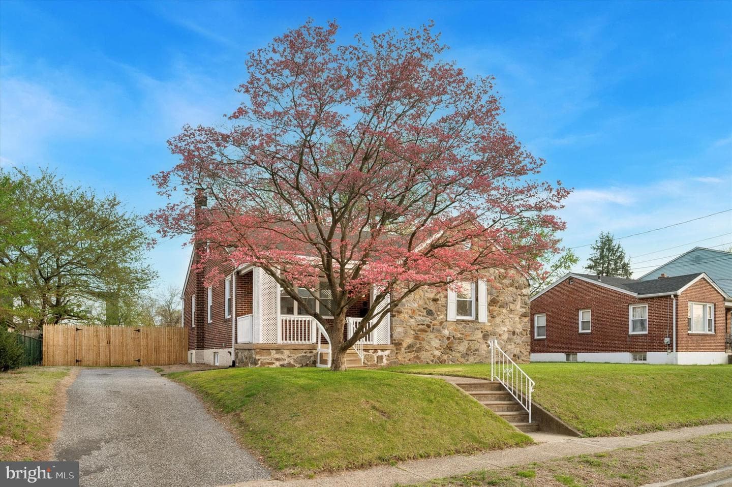 327 Seneca Street photo 25