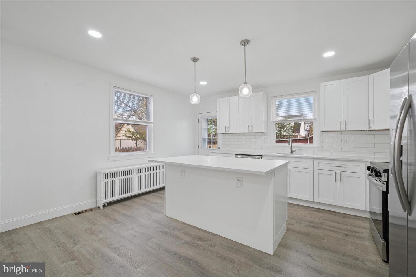 327 Seneca Street photo 4