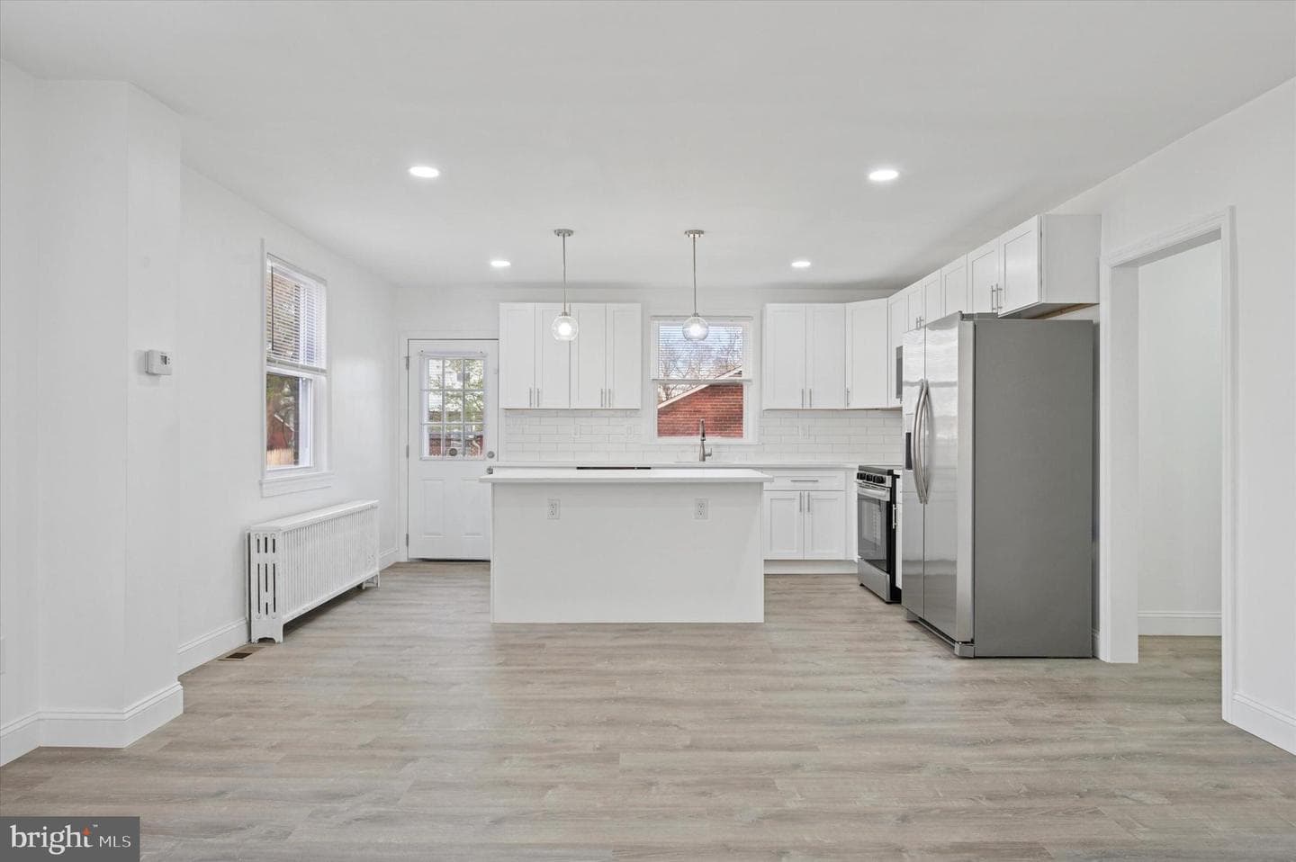 327 Seneca Street photo 6